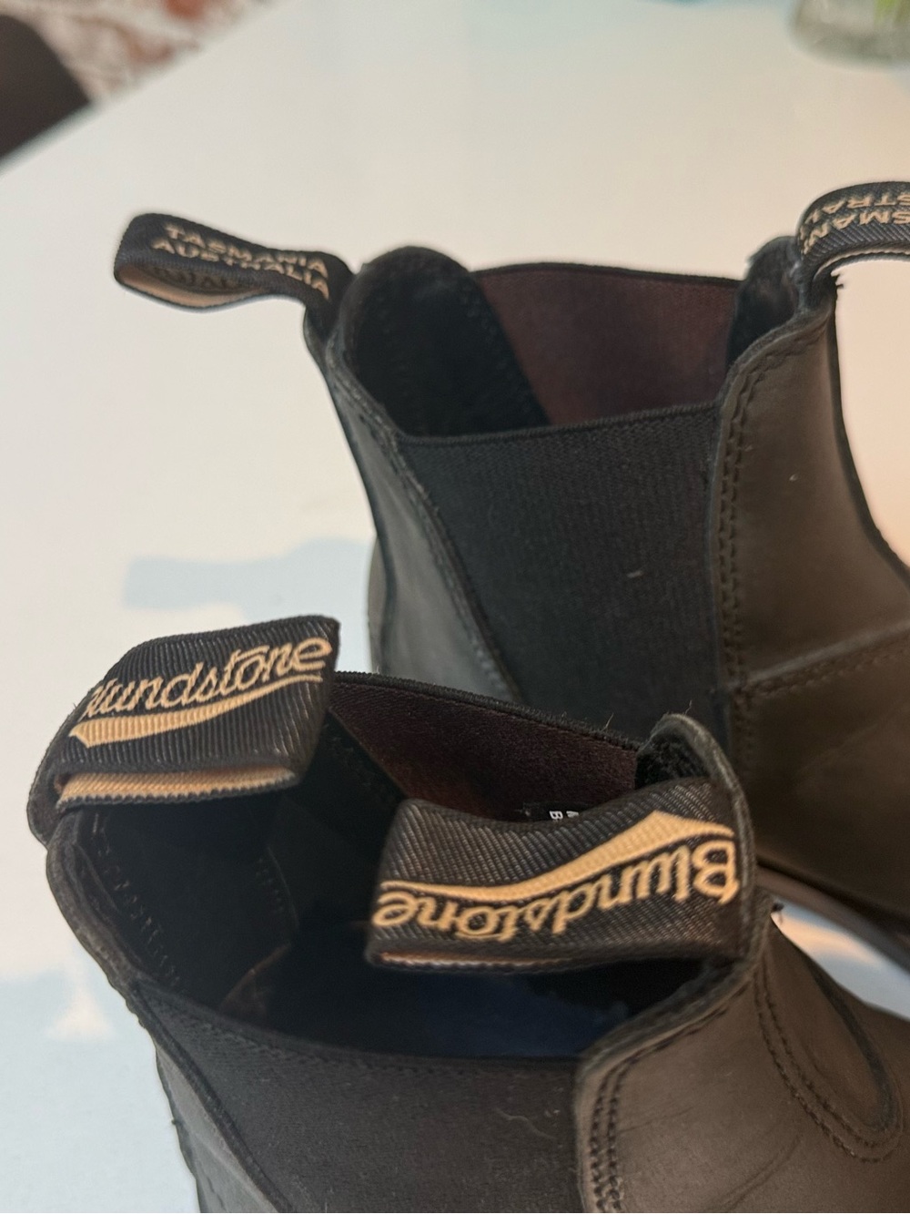 Blundstone Classic Chelsea Boots. US 8.5. Australian 5.5. - Picture 9 of 9